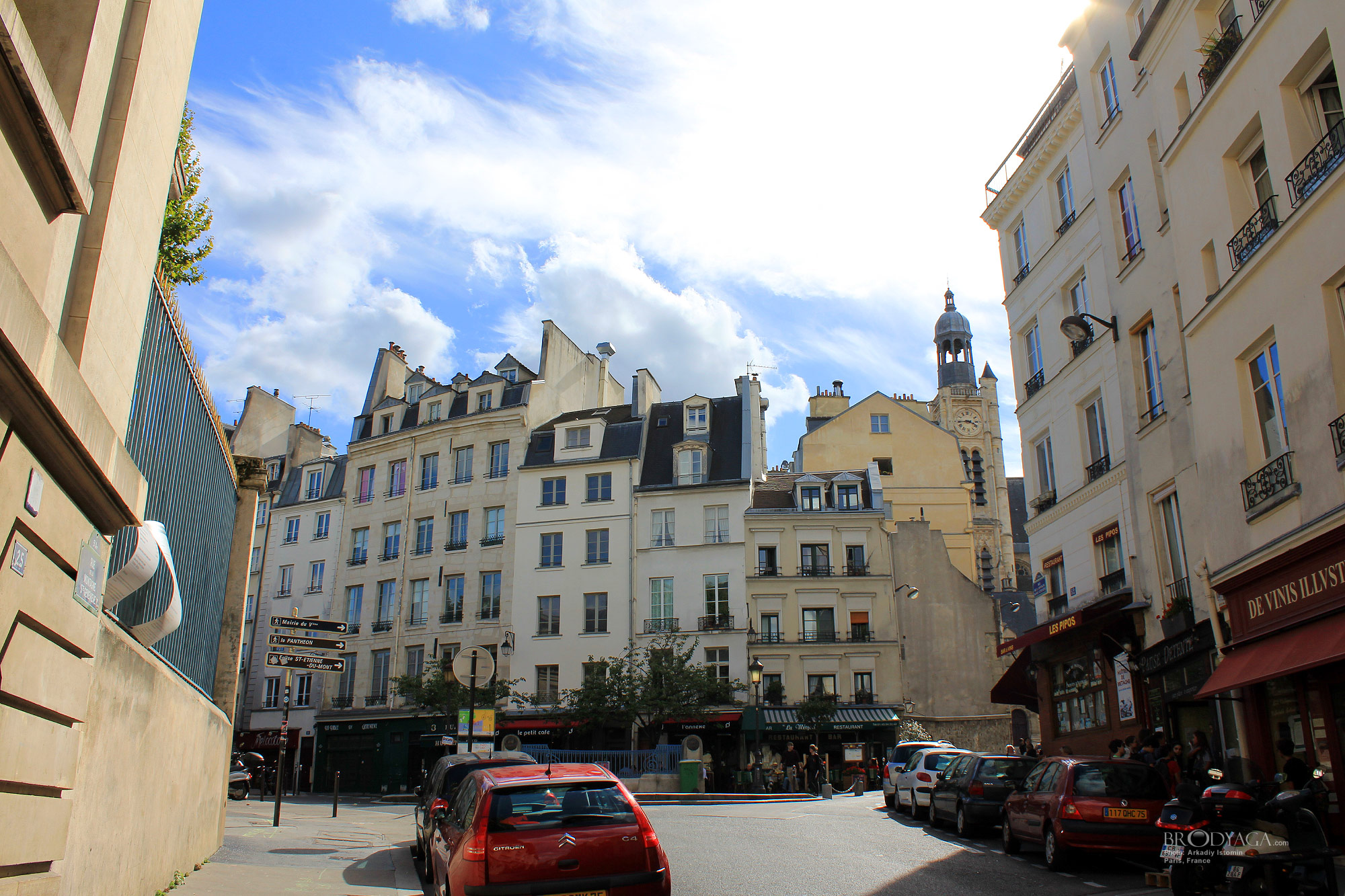 Le Petit Café, 6 Rue Descartes, Paris